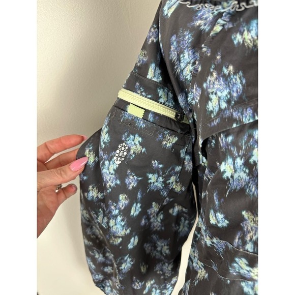 NWOT Free People Movement "Break My Heart" Jacket size XS - Picture 3 of 9